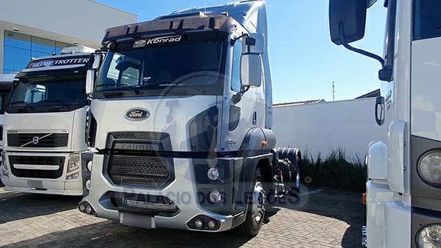 LOTE 002 - Ford Cargo 2042 4x2 2015