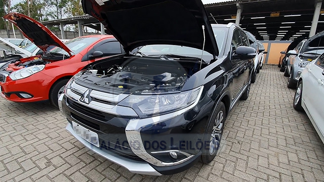 LOTE 007 - Mitsubishi Outlander Comfort 2018 