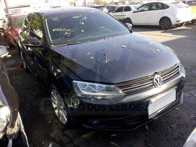 LOTE 039 - VOLKSWAGEN JETTA COMFORTLINE 2.0 2014